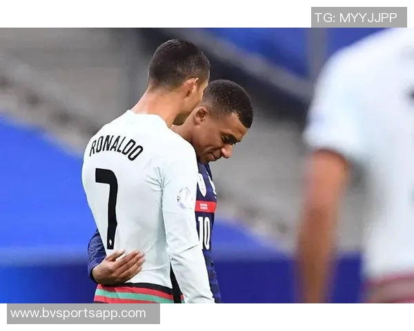 姆巴佩向中国球迷送中秋祝福期待分享月饼和团圆饭的温馨时刻 姆巴佩向中国球迷送中秋祝福期待分享月饼和团圆饭的温馨时刻