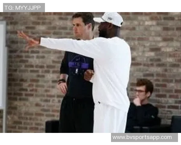 爵士训练营热闹非凡德隆韦德携手出镜贝利乐福同场助阵