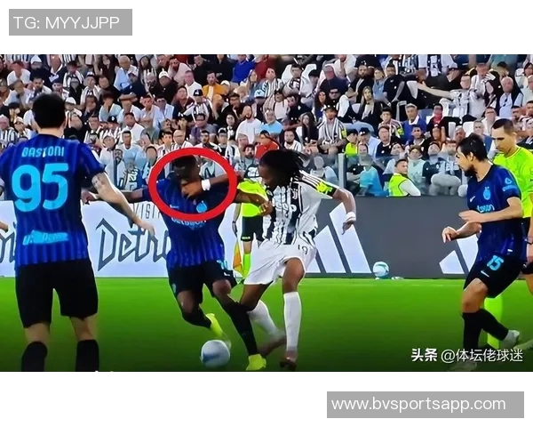 裁判专家指出国米应获点球紫百合后卫存在明显拉拽行为